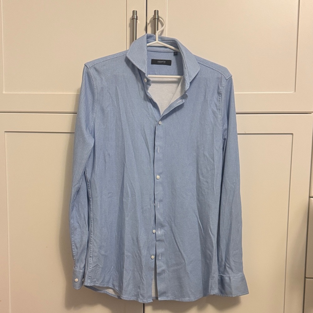 Desoto - luxury line 
Size 39 - neck 15 1/2 
Blue and white pattern
